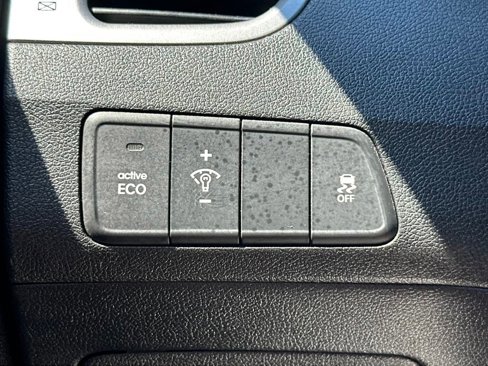 Used 2013 Hyundai Elantra Limited image 26