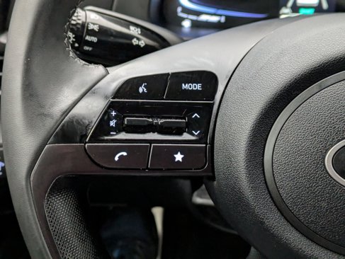 Used 2025 Hyundai Elantra Sport image 24