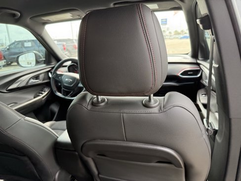 Used 2023 Chevrolet TrailBlazer RS image 44