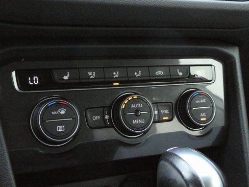 Used 2020 Volkswagen Tiguan SE image 14
