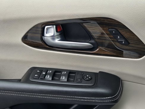 Used 2021 Chrysler Pacifica Limited w/ Premium & Safety Sphere Group image 42