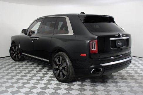 Certified 2024 Rolls-Royce Cullinan w/ Cullinan Package image 2