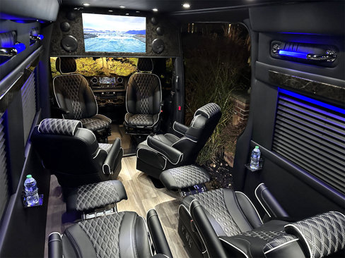Used 2023 Mercedes-Benz Sprinter 3500 image 4