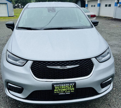 Used 2024 Chrysler Pacifica Touring-L image 9