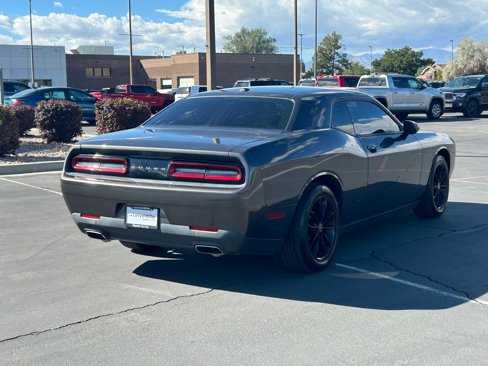 Used 2016 Dodge Challenger SXT image 5