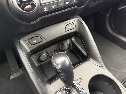 Used 2012 Hyundai Tucson Limited image 21