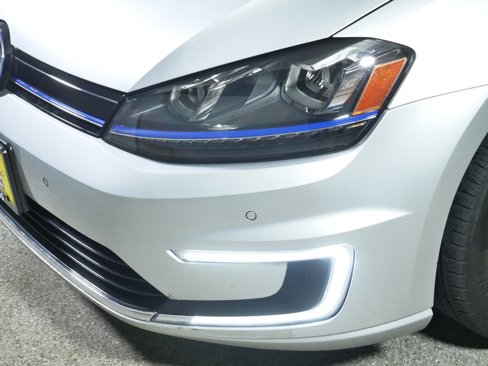 Used 2015 Volkswagen e-Golf SEL Premium image 16