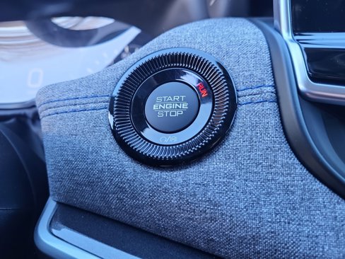 New 2025 Jeep Compass Latitude image 28