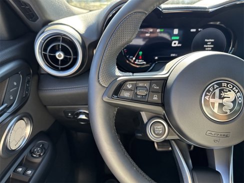 New 2024 Alfa Romeo Tonale Speciale image 16
