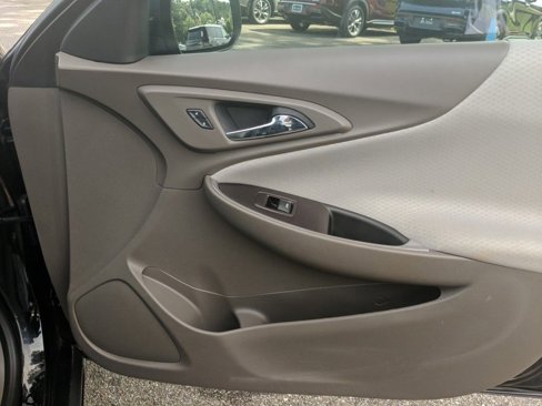 Used 2019 Chevrolet Malibu LS image 32