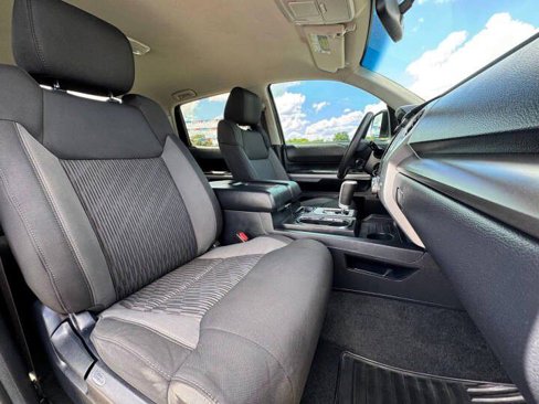 Used 2017 Toyota Tundra SR5 w/ SR5 Upgrade Package image 14