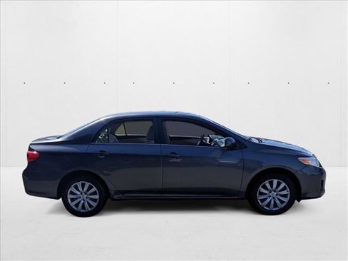 Used 2013 Toyota Corolla LE image 4