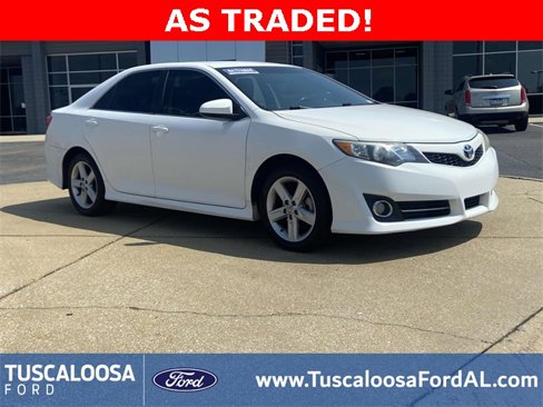 Used 2013 Toyota Camry SE image 1