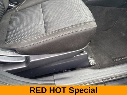 Used 2020 Mitsubishi Outlander ES image 38