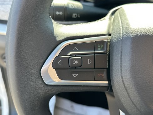 Used 2024 Jeep Compass Latitude image 17