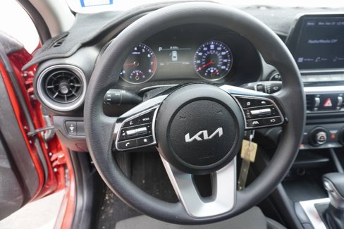 Used 2022 Kia Forte LXS image 9