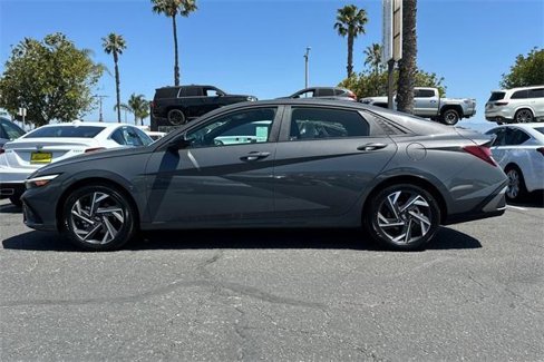Used 2025 Hyundai Elantra Sport image 7