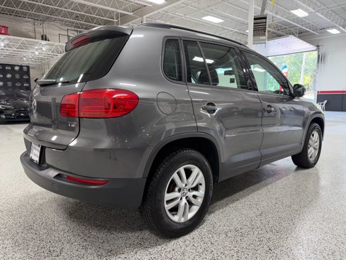 Used 2016 Volkswagen Tiguan S image 2