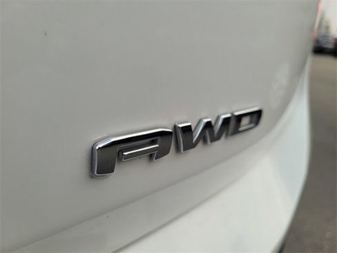 Used 2024 GMC Terrain SLT image 29