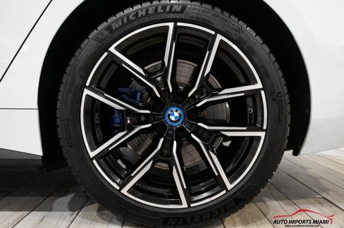 Used 2022 BMW i4 eDrive40 w/ M Sport Package image 94