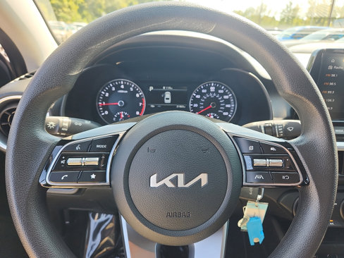 Used 2023 Kia Forte LXS w/ LXS Technology Package image 18