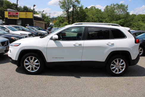Used 2016 Jeep Cherokee Limited image 12
