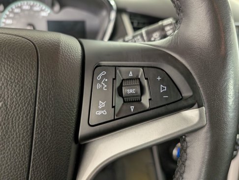 Certified 2022 Chevrolet Trax LT w/ LT Convenience Package image 21