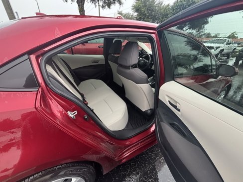 Used 2022 Toyota Corolla LE image 5