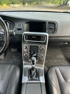 Used 2016 Volvo V60 T5 Cross Country image 27
