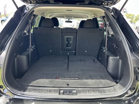 Used 2022 Mitsubishi Outlander ES image 11