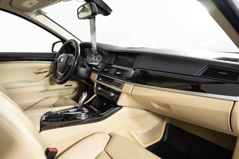 Used 2011 BMW 550i xDrive Sedan image 28