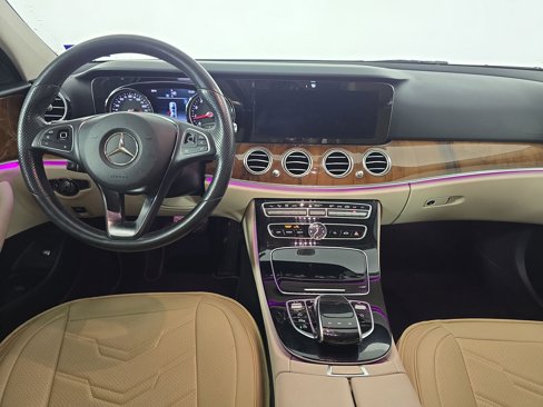 Used 2018 Mercedes-Benz E 300 image 4