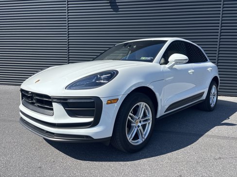 Used 2025 Porsche Macan image 1