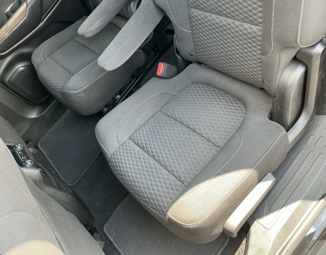 Used 2017 GMC Acadia SLE image 42