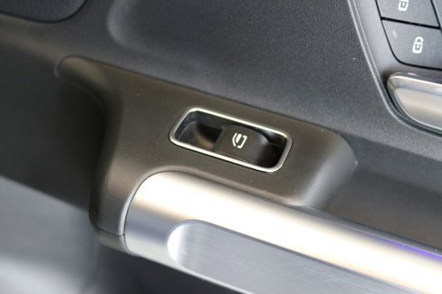 Used 2021 Mercedes-Benz GLB 250 4MATIC image 29
