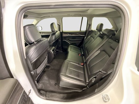 Used 2022 Jeep Grand Cherokee Limited image 20