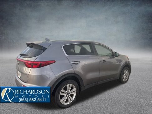 Used 2017 Kia Sportage LX image 3