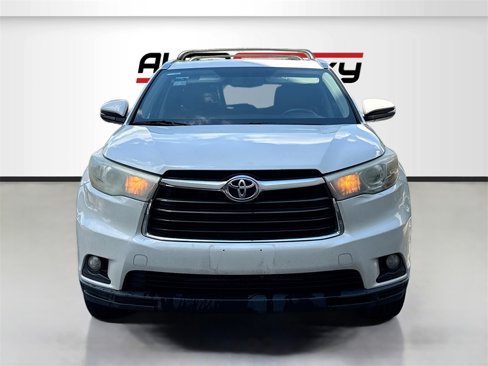 Used 2015 Toyota Highlander XLE image 2