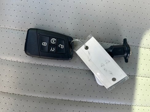 Used 2022 Volkswagen Tiguan SE image 28