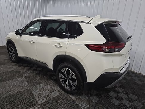 Used 2021 Nissan Rogue SV w/ Premium Package image 9