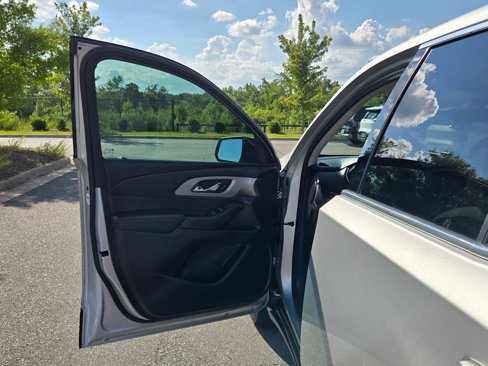 Used 2021 Chevrolet Traverse LS image 20