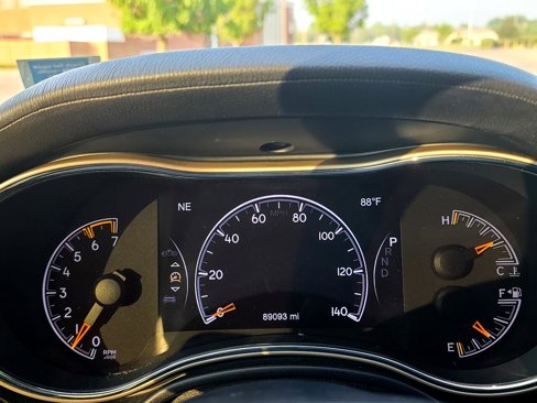 Used 2017 Jeep Grand Cherokee Overland w/ Jeep Active Safety Group image 26