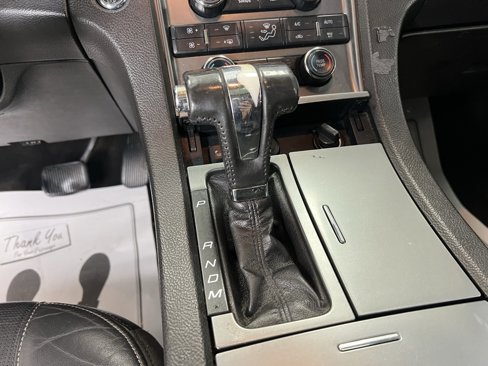Used 2010 Ford Taurus Limited image 11