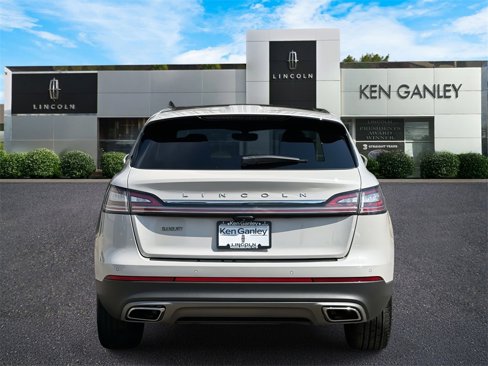 Used 2022 Lincoln Nautilus Reserve image 4