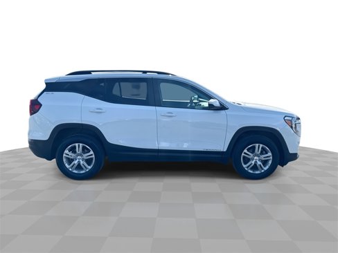 Certified 2022 GMC Terrain SLE w/ Driver Convenience Package image 9