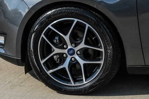 Used 2017 Ford Focus SEL image 46
