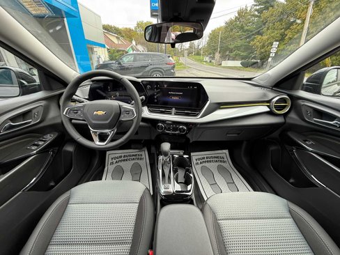 New 2025 Chevrolet Trax LT w/ Driver Confidence Package image 10