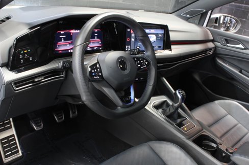 Used 2022 Volkswagen Golf R image 28