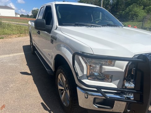 Used 2015 Ford F150 XLT image 1