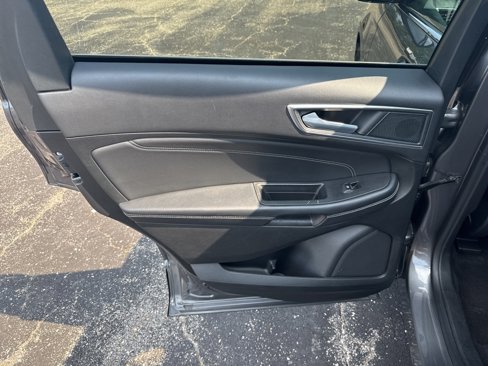 Used 2024 Ford Edge Titanium image 21